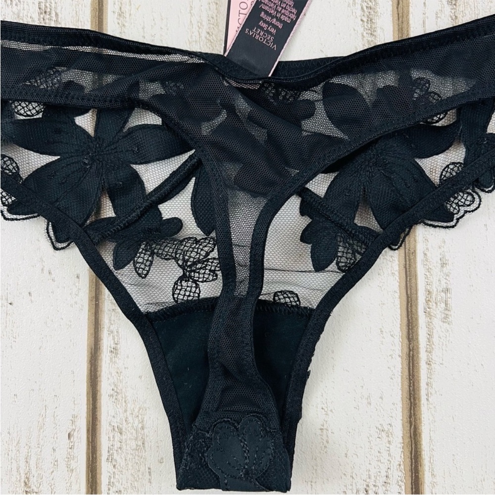 Victoria’s Secret Very Sexy Embroidered Flower Thong Medium - Picture 9 of 9